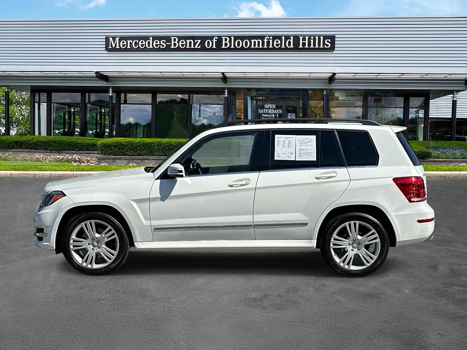Used 2014 Mercedes-Benz GLK-Class GLK350 with VIN WDCGG8JB7EG220687 for sale in Bloomfield Hills, MI