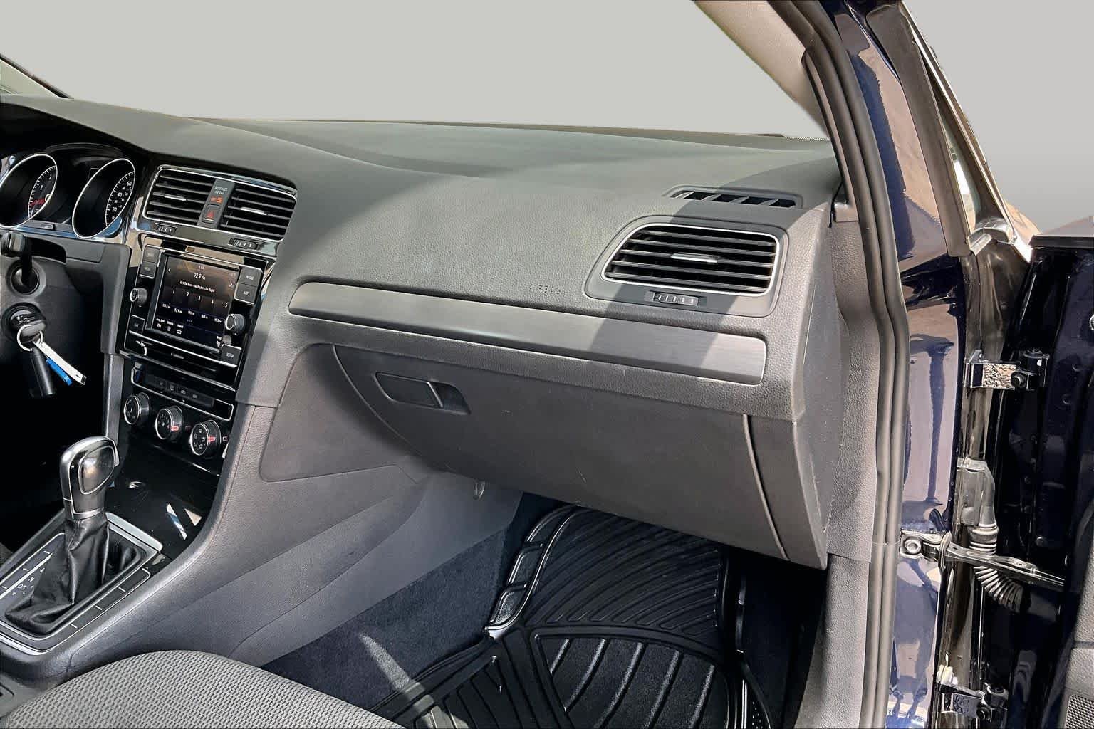 Used 2018 Night Blue Metallic Volkswagen S image 19