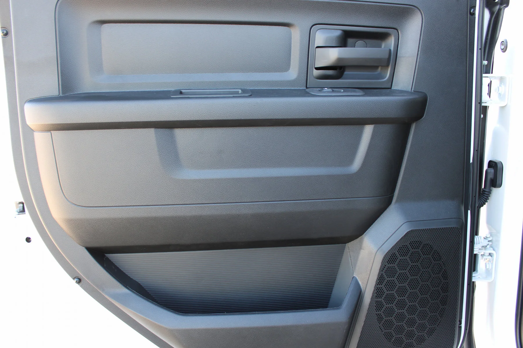 New 2026 Bright White Clear-Coat Exterior Paint RAM TRADESMAN CREW CAB 4X4 LONG BOX image 16