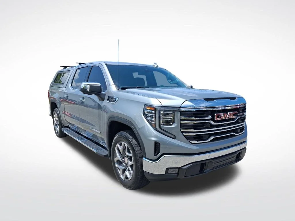 Used 2024 Silver GMC SLT image 3