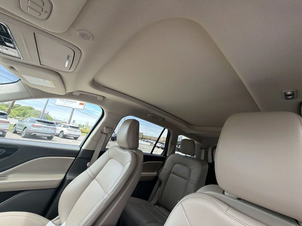 Used 2023 Gray Lincoln Standard image 22