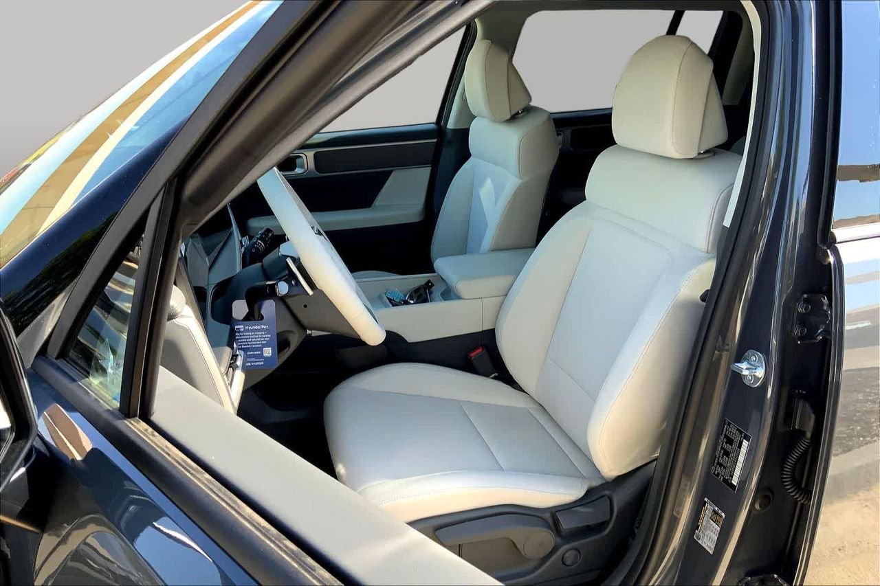 New 2026 Ecotronic Gray Hyundai SE FWD image 7