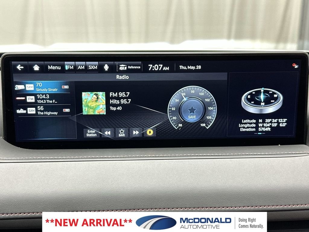 Used 2024 White Genesis 3.5T image 16