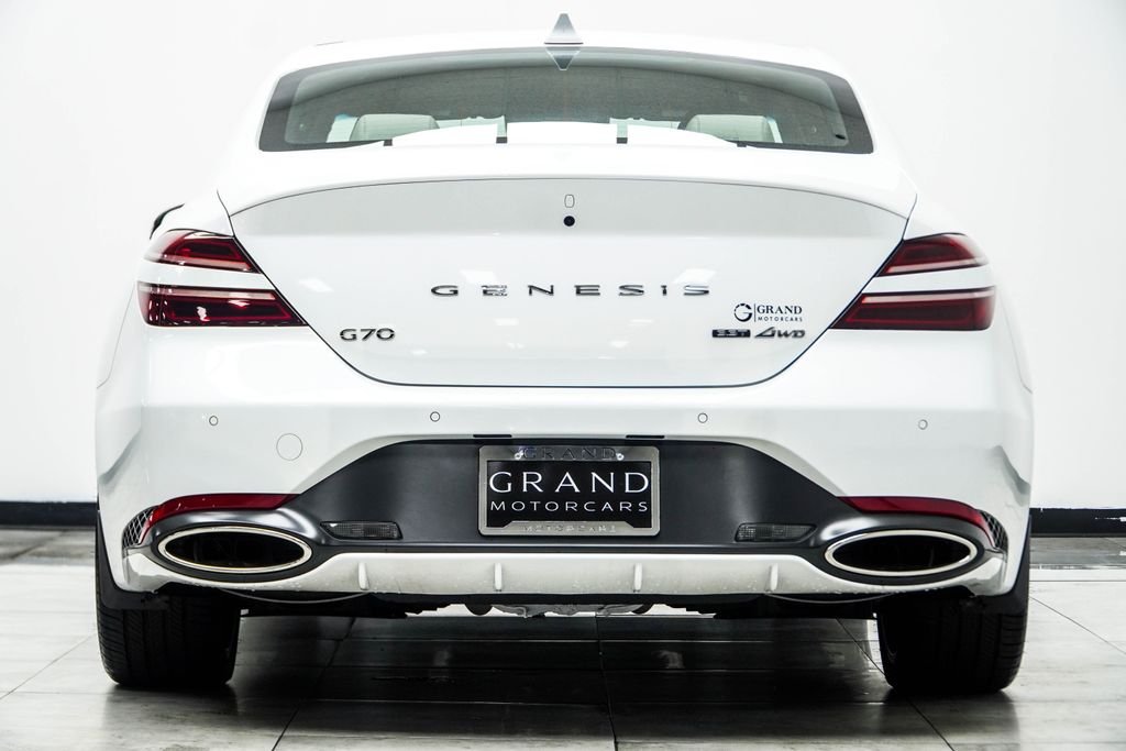 Used 2025 White Genesis 3.3T Sport Advanced image 11
