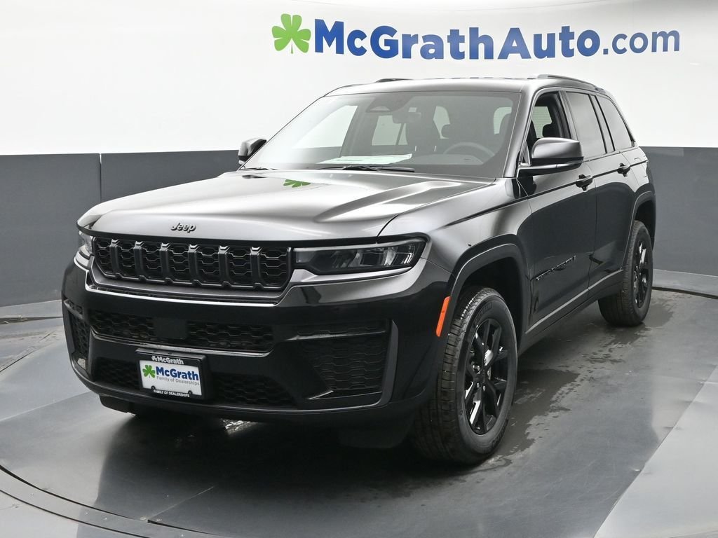 New 2026 Diamond Black Crystal Pearl-Coat Exterior Paint Jeep Altitude image 22