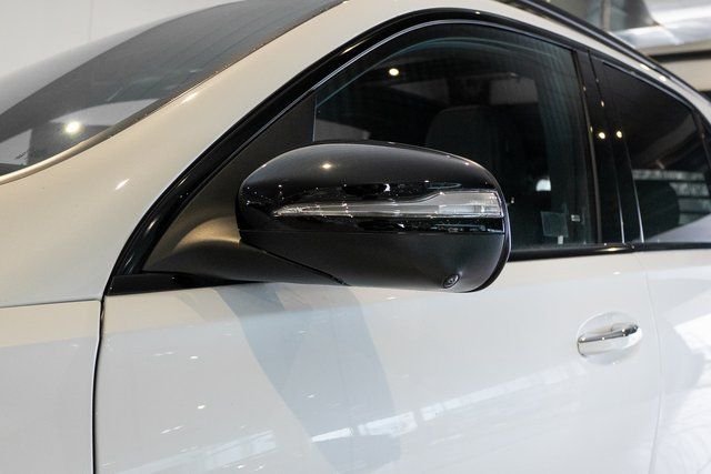 New 2026 MANUFAKTUR Moonlight White Metallic Mercedes-Benz GLE 350 image 10