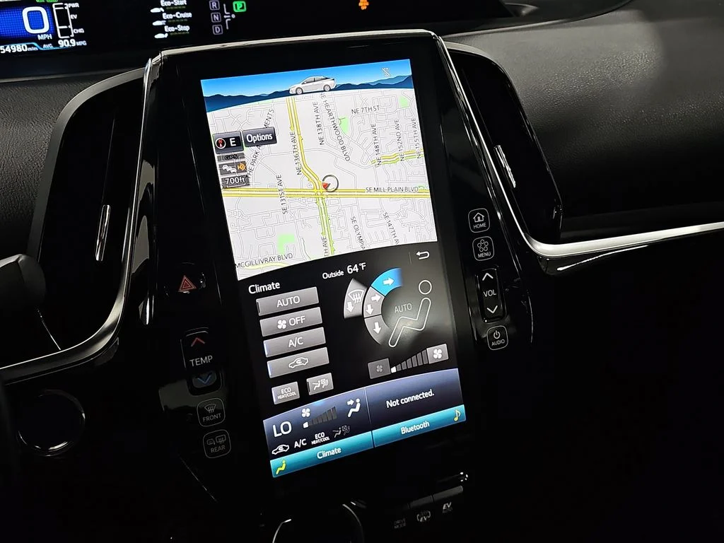 Used 2020 Silver Toyota XLE image 22