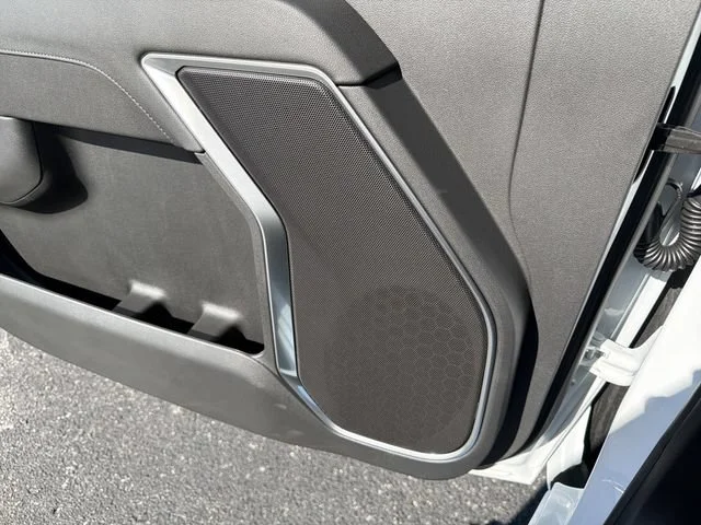 New 2026 Summit White GMC SLE image 21