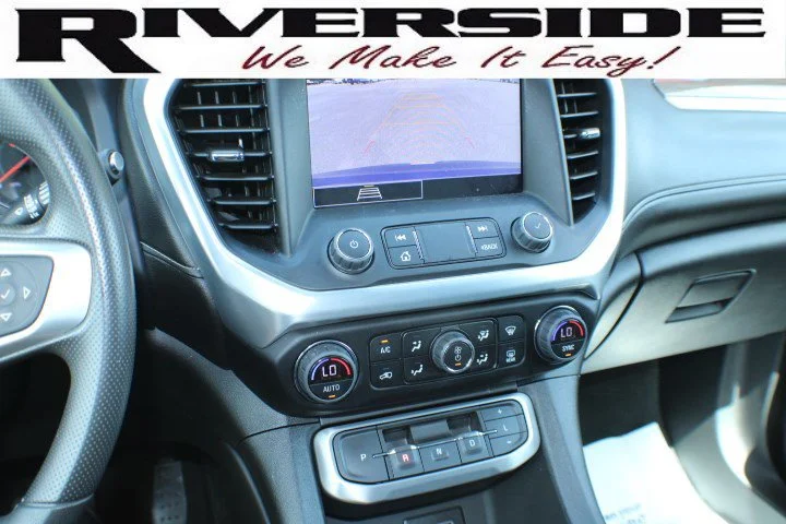 Certified Used 2023 Ultra Blue Metallic GMC SLE image 12