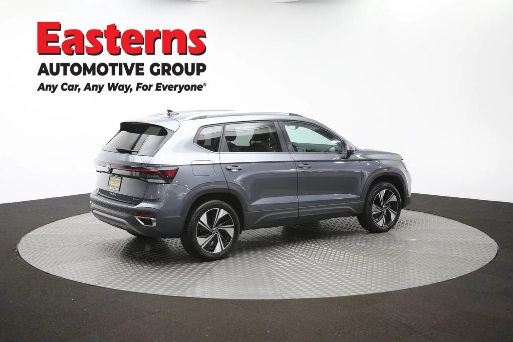Used 2025 Gray Volkswagen 1.5T SE image 40