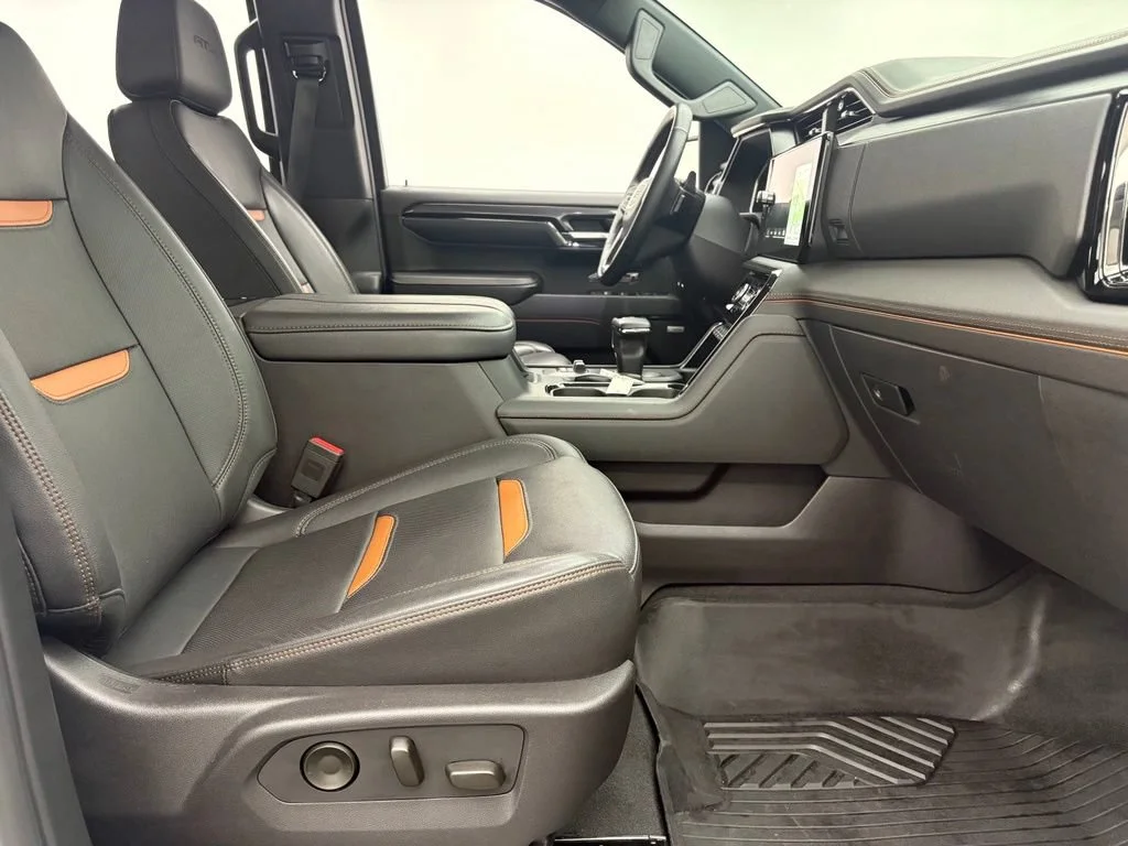 Used 2024 Summit White GMC AT4 image 31