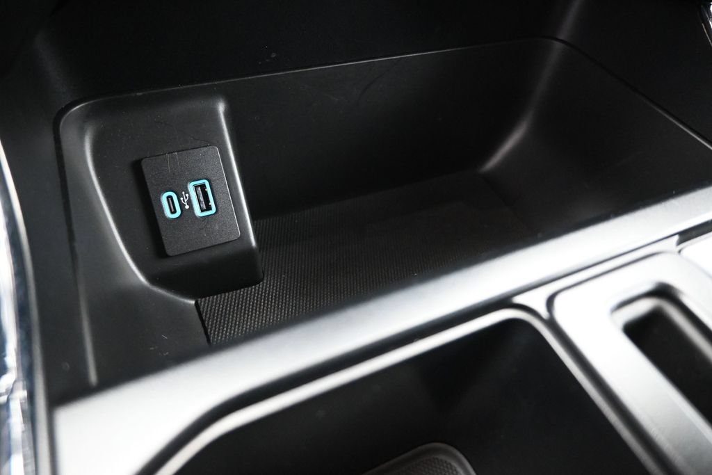 Used 2023 White Ford XLT image 18