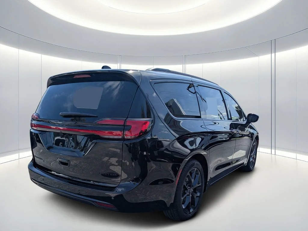 2026 Chrysler Pacifica Limited - Photo 4