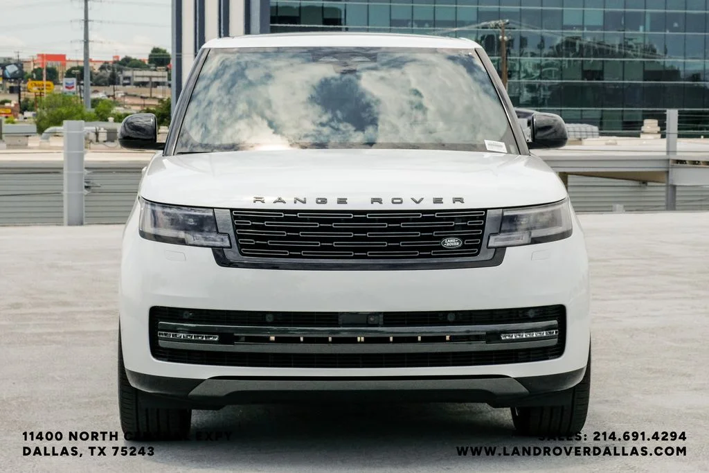 New 2026 Fuji White Land Rover SE image 5