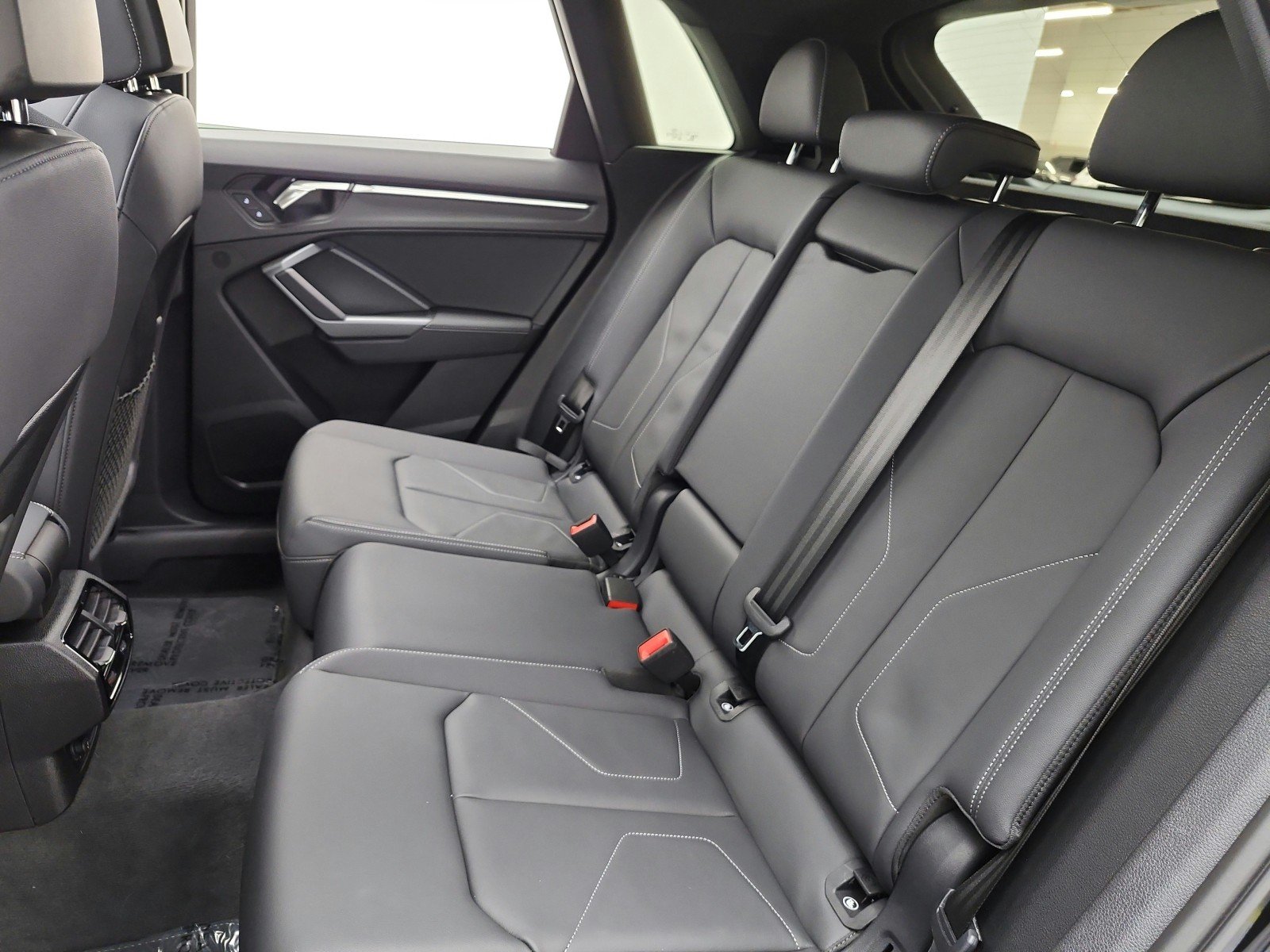 Used 2025 Mythos Black Metallic Audi S line Premium image 21