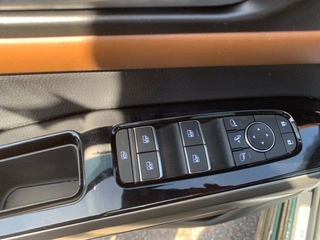 Used 2025 Black Nissan Platinum image 13