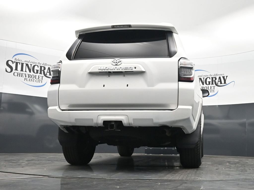 Used 2020 White Toyota SR5 image 31
