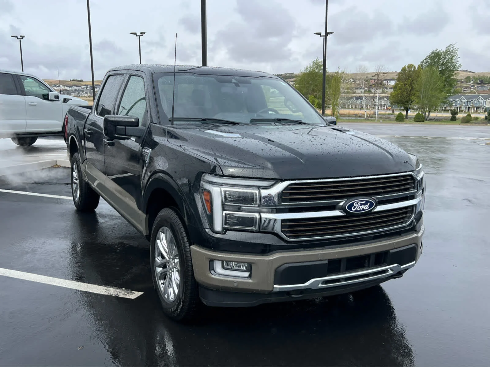 Certified Used 2025 Agate Black Ford King Ranch image 4