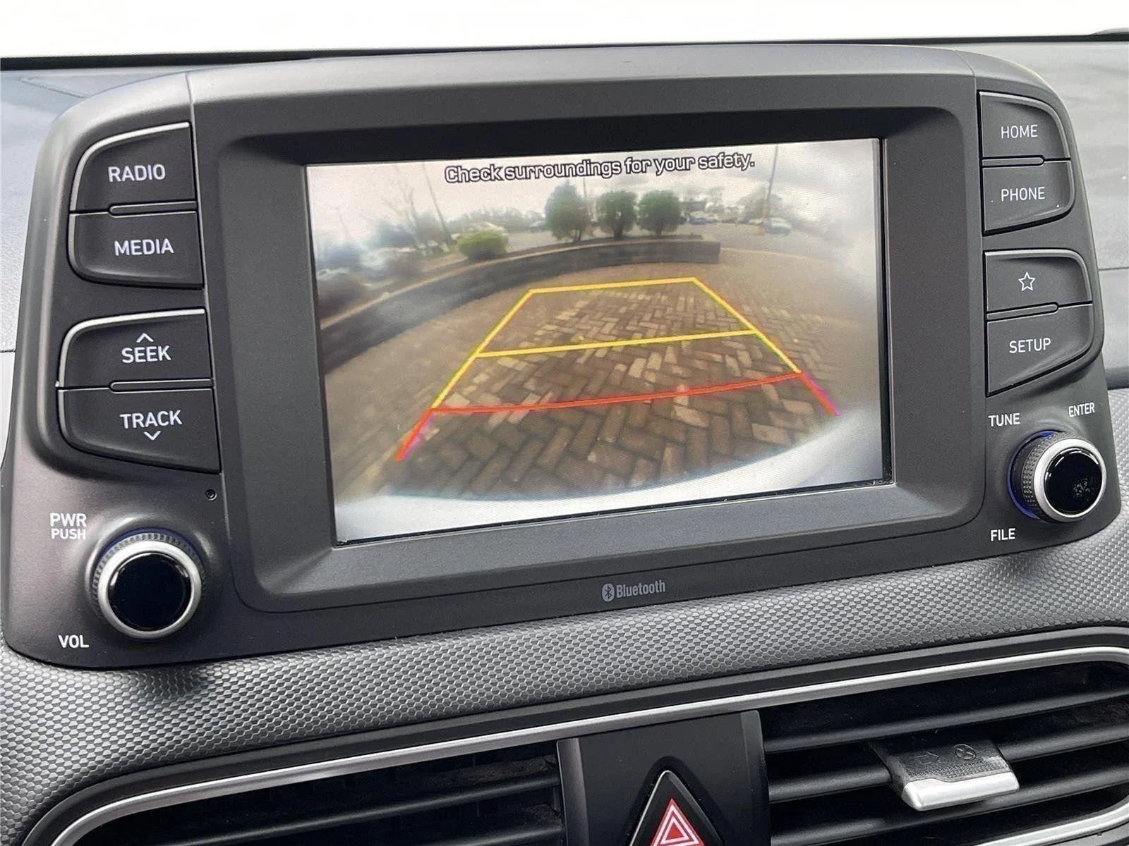 Used 2020 Chalk White Hyundai SE image 22