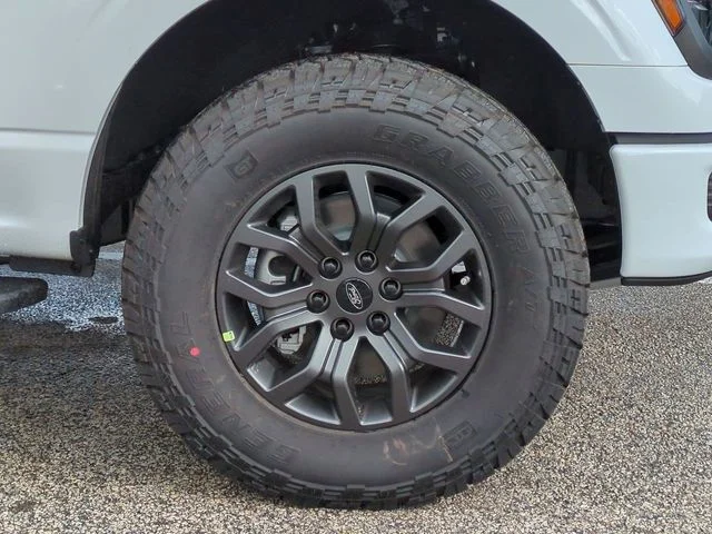 New 2026 Oxford White Ford Tremor® image 11