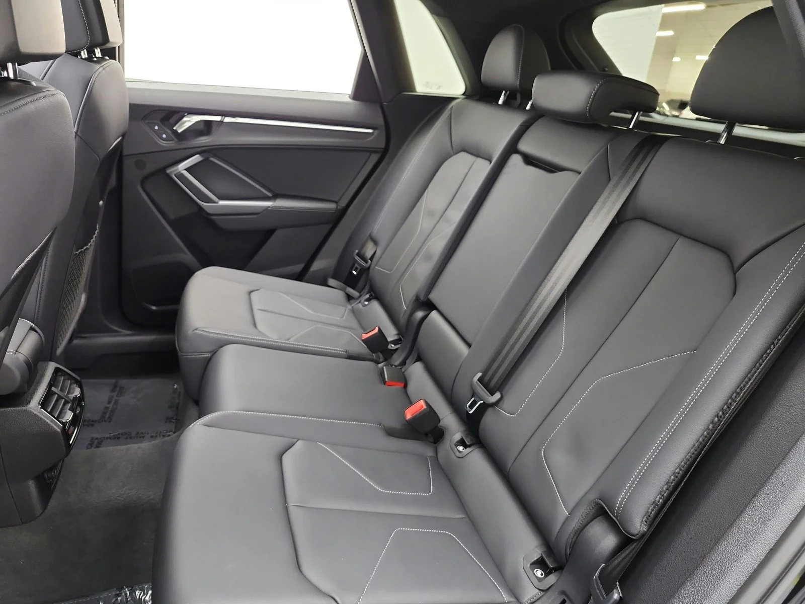 Used 2025 Mythos Black Metallic Audi S line Premium image 21