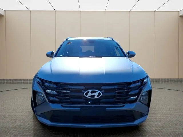 Used 2025 Silver Hyundai SEL image 4