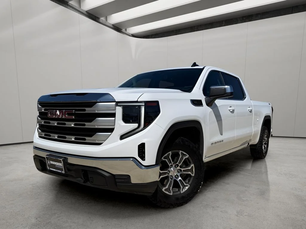 Used 2024 Summit White GMC SLE image 28