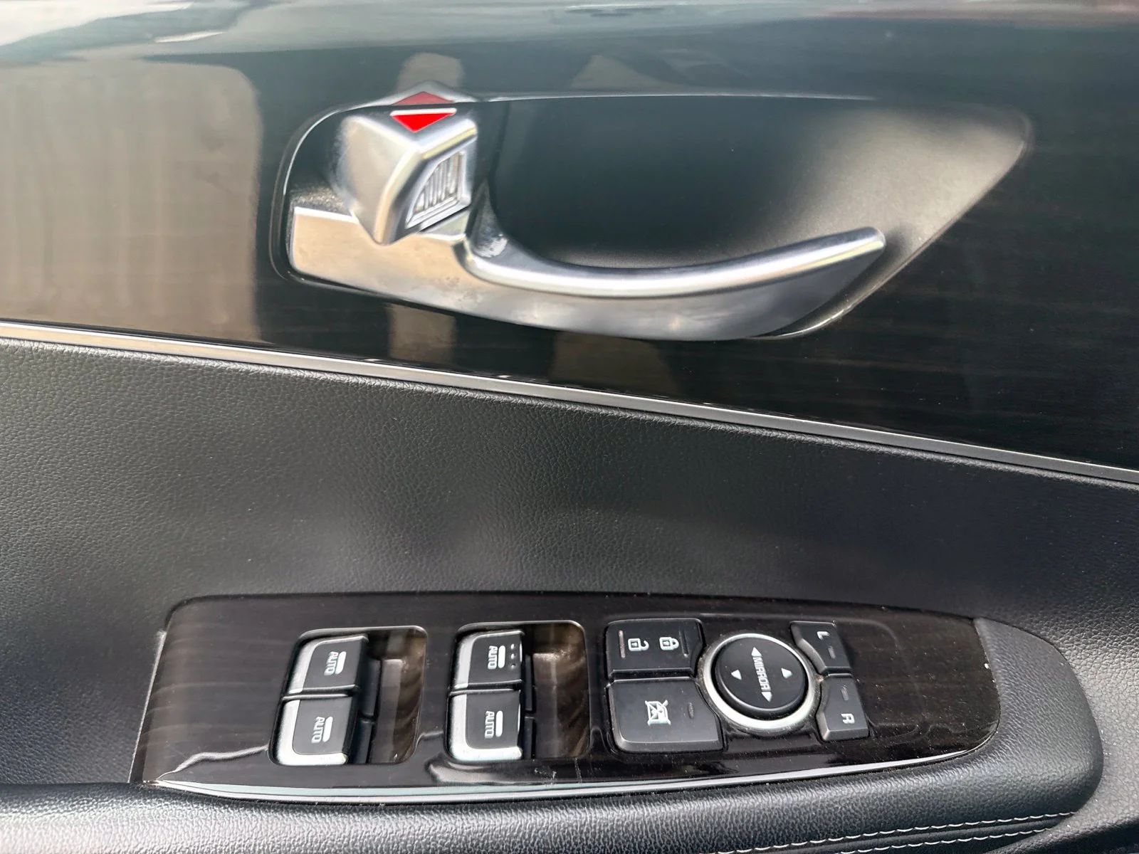 Used 2019 Purple Kia LX image 10