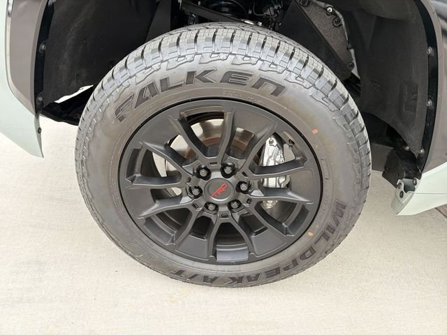 2025 Toyota Tundra Platinum - Photo 32