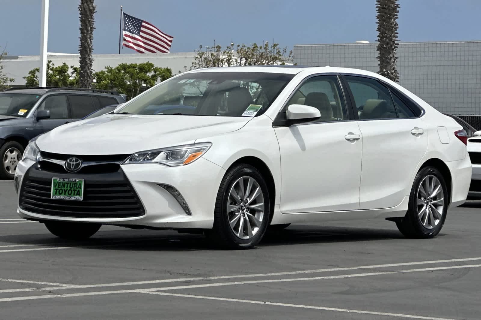 Used 2015 Blizzard Pearl Toyota XLE image 8