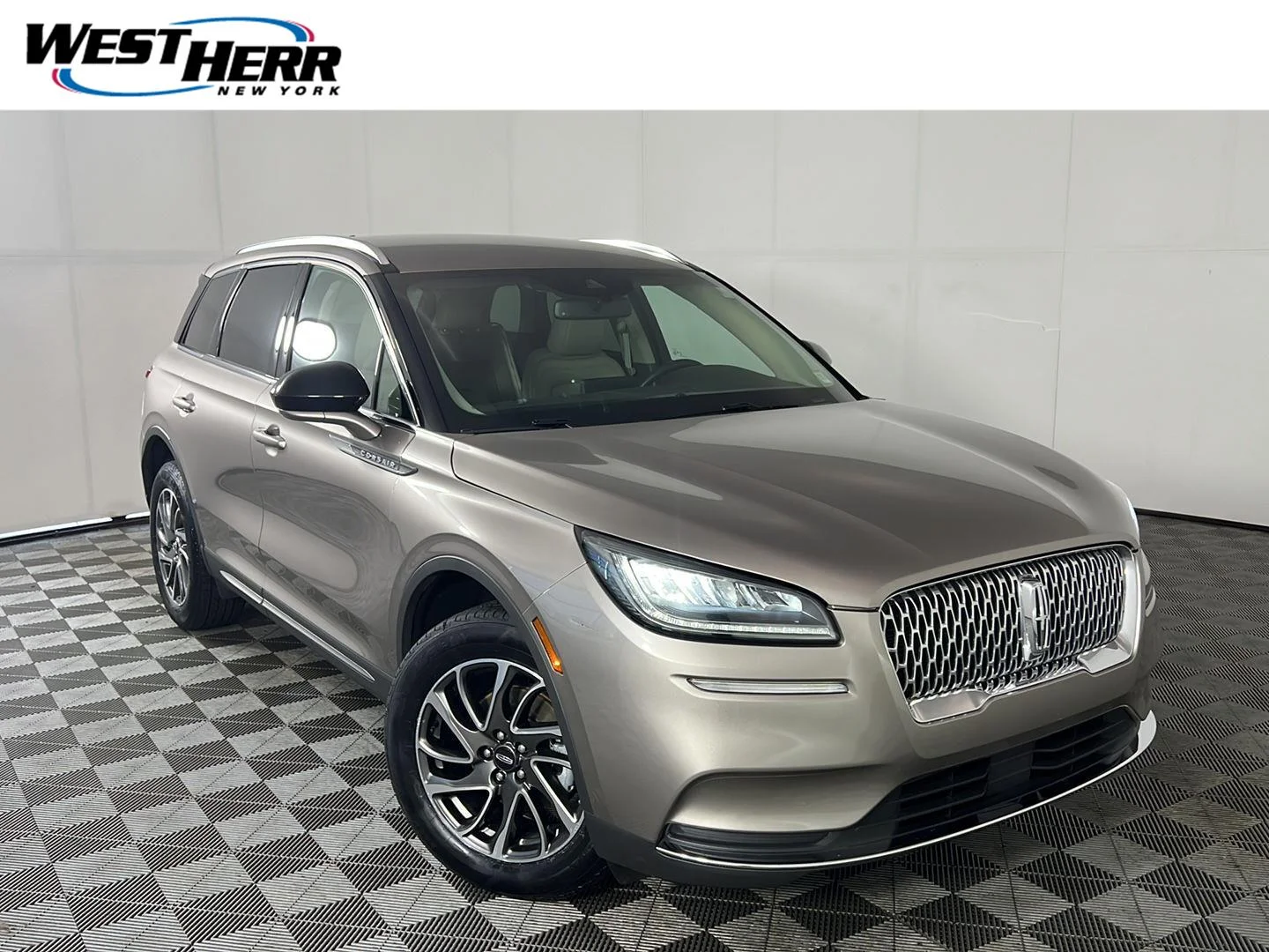 Used 2021 Iced Mocha Lincoln Standard image 1