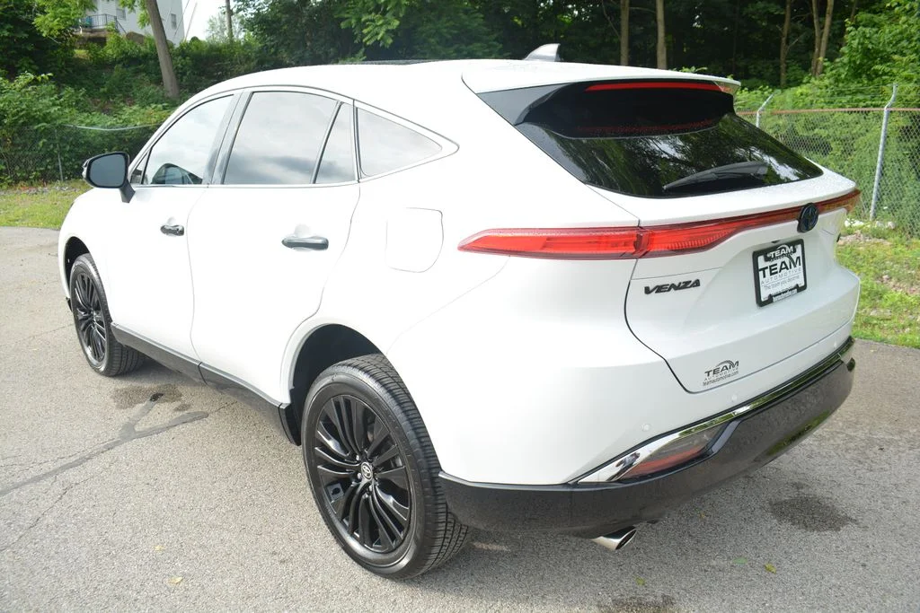 2023 Toyota Venza Nightshade - Photo 7