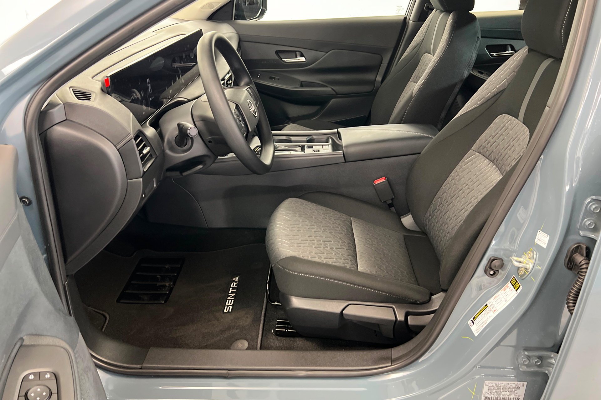 New 2027 Atlantic Gray Metallic Nissan SV image 18