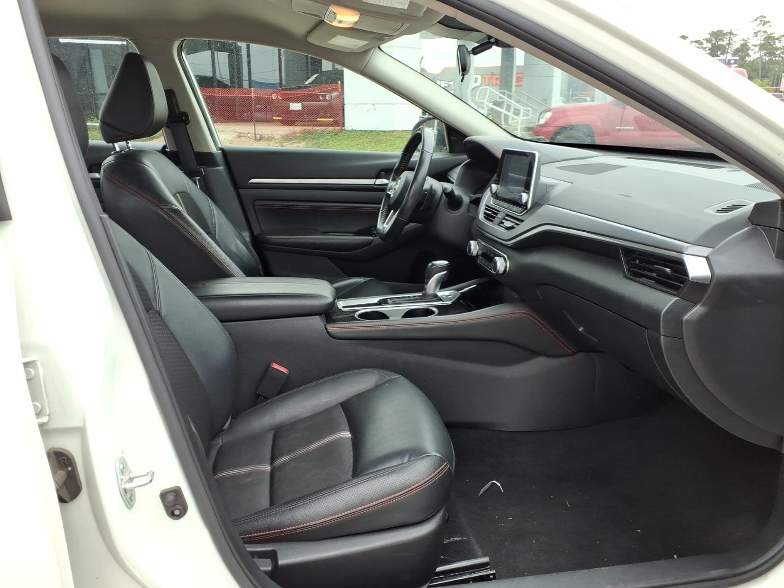 2023 Nissan Altima 2.5 SR White at G Motors