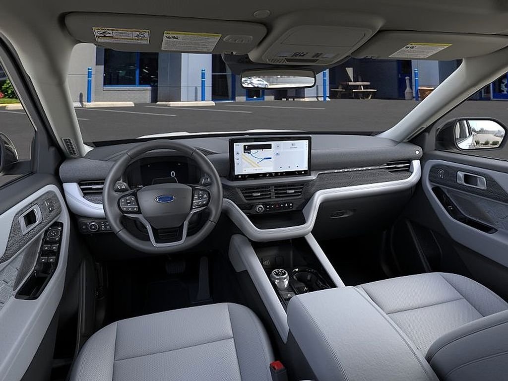 New 2026 Star White Metallic Tri-Coat Ford Platinum™ image 9
