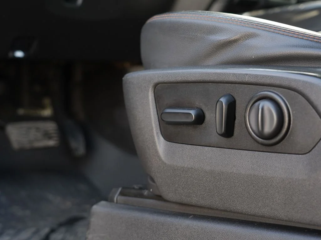 Used 2020 Black GMC AT4 image 15