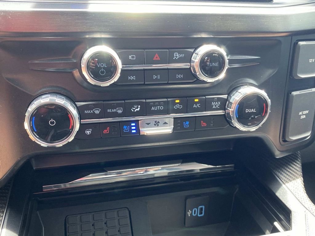 Used 2026 Oxford White Ford Lariat image 31