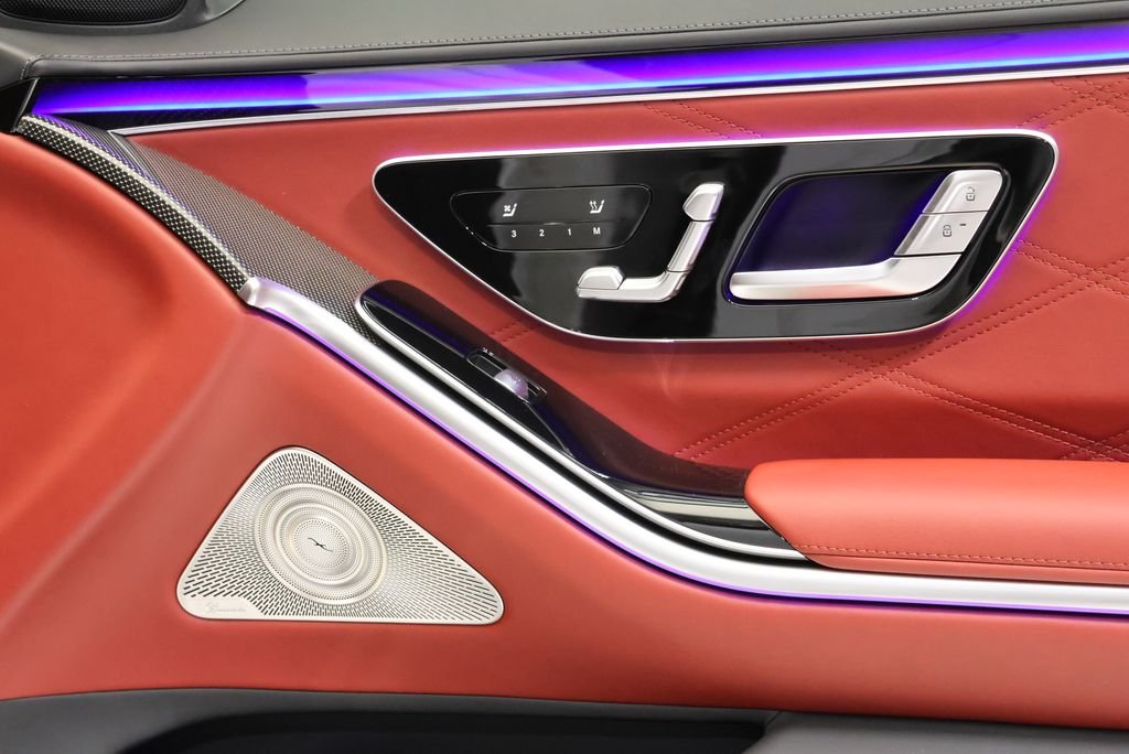 New 2026 MANUFAKTUR Moonlight White Metallic Mercedes-Benz S 63 E AMG® image 47