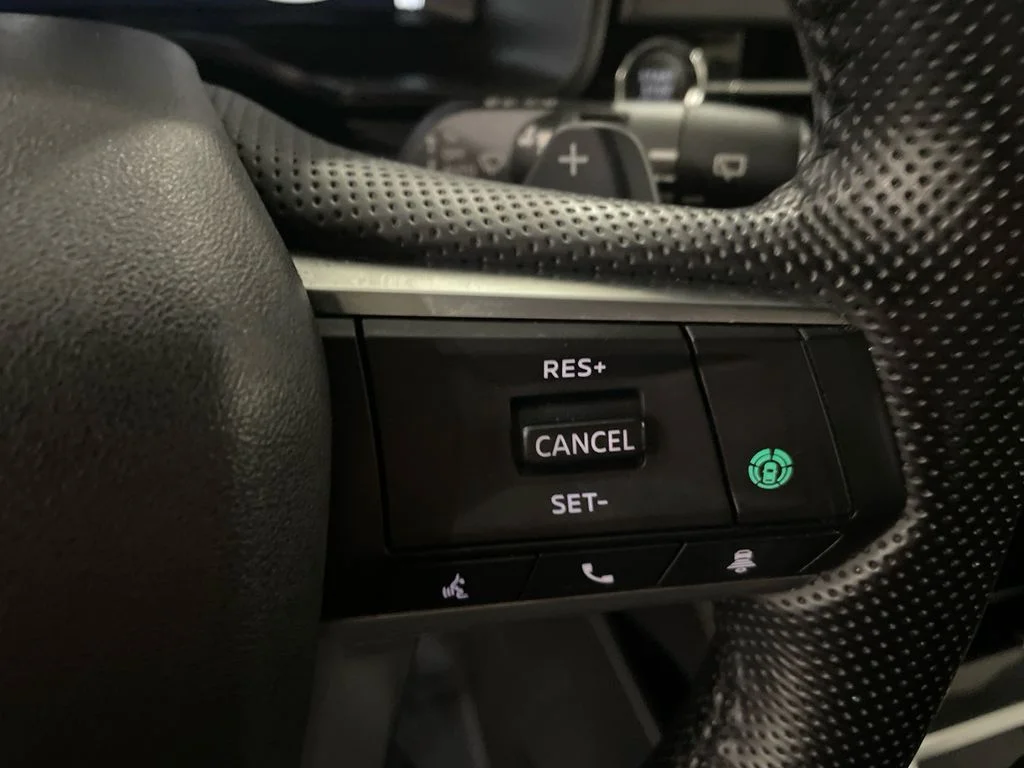 Used 2024 Black Diamond Mitsubishi SE Black Edition image 17