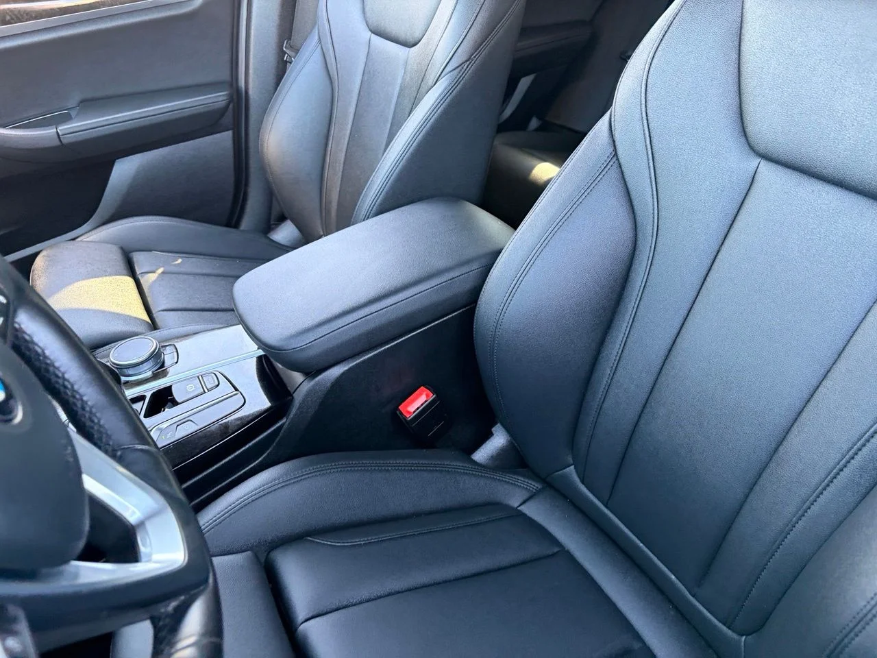 Used 2020 Glacier Silver Metallic BMW sDrive30i image 17