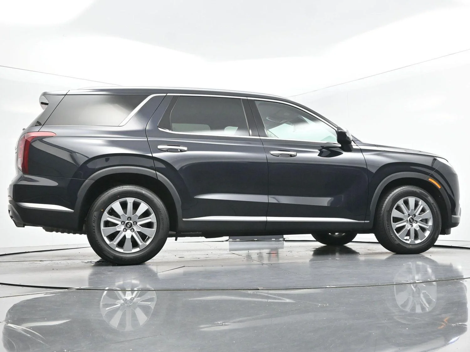 Used 2023 Moonlight Cloud Hyundai SEL image 49