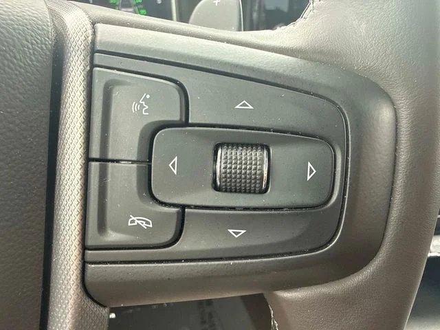 Used 2023 White GMC Denali image 26