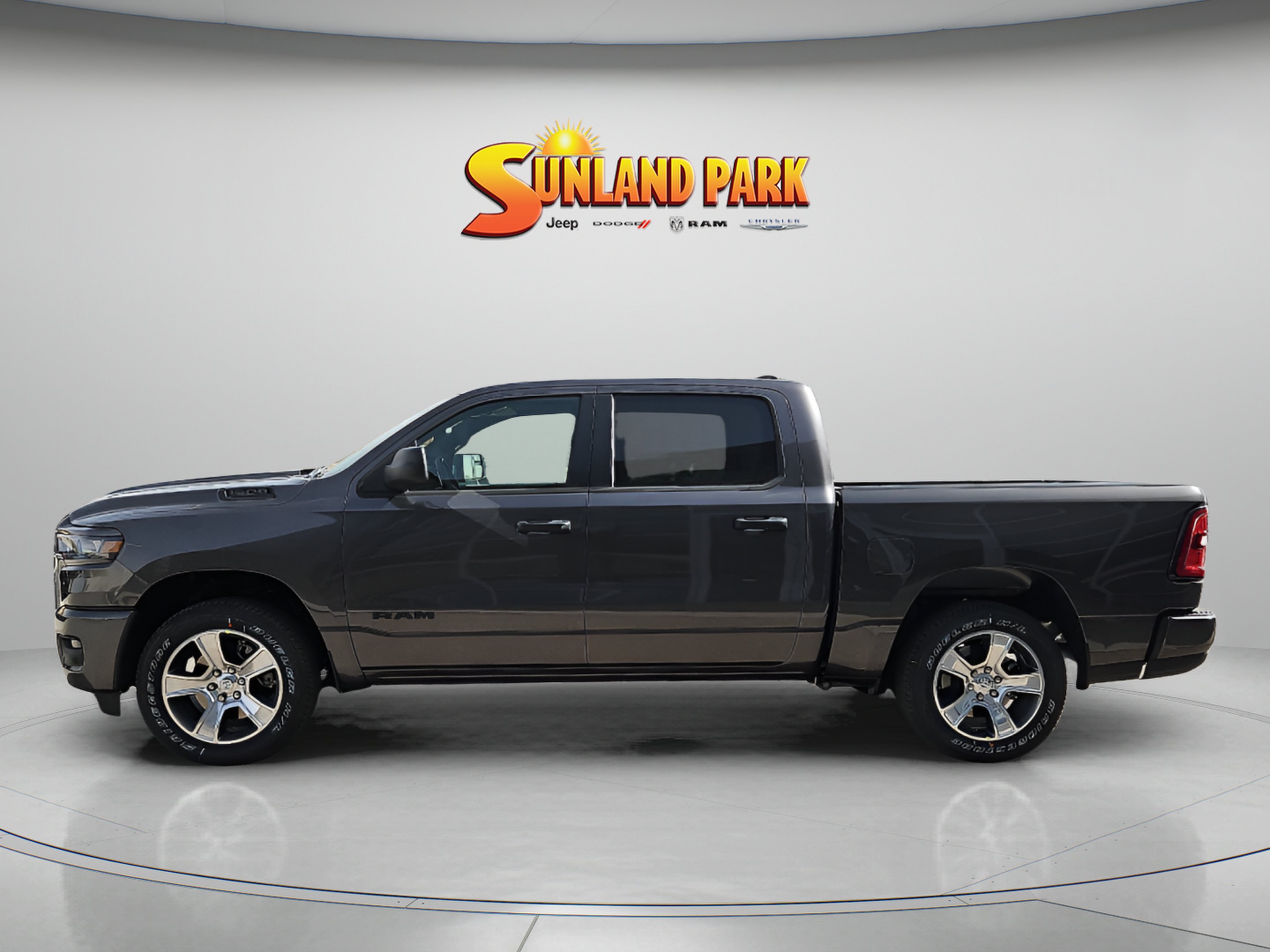 New 2026 Granite Crystal Metallic Clear-Coat Exterior Paint RAM Express image 3