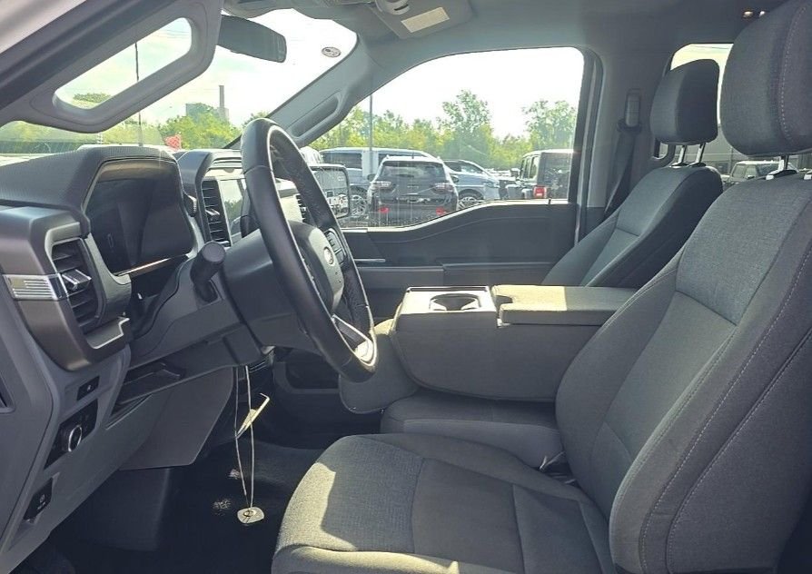 Used 2025 White Ford XLT image 5