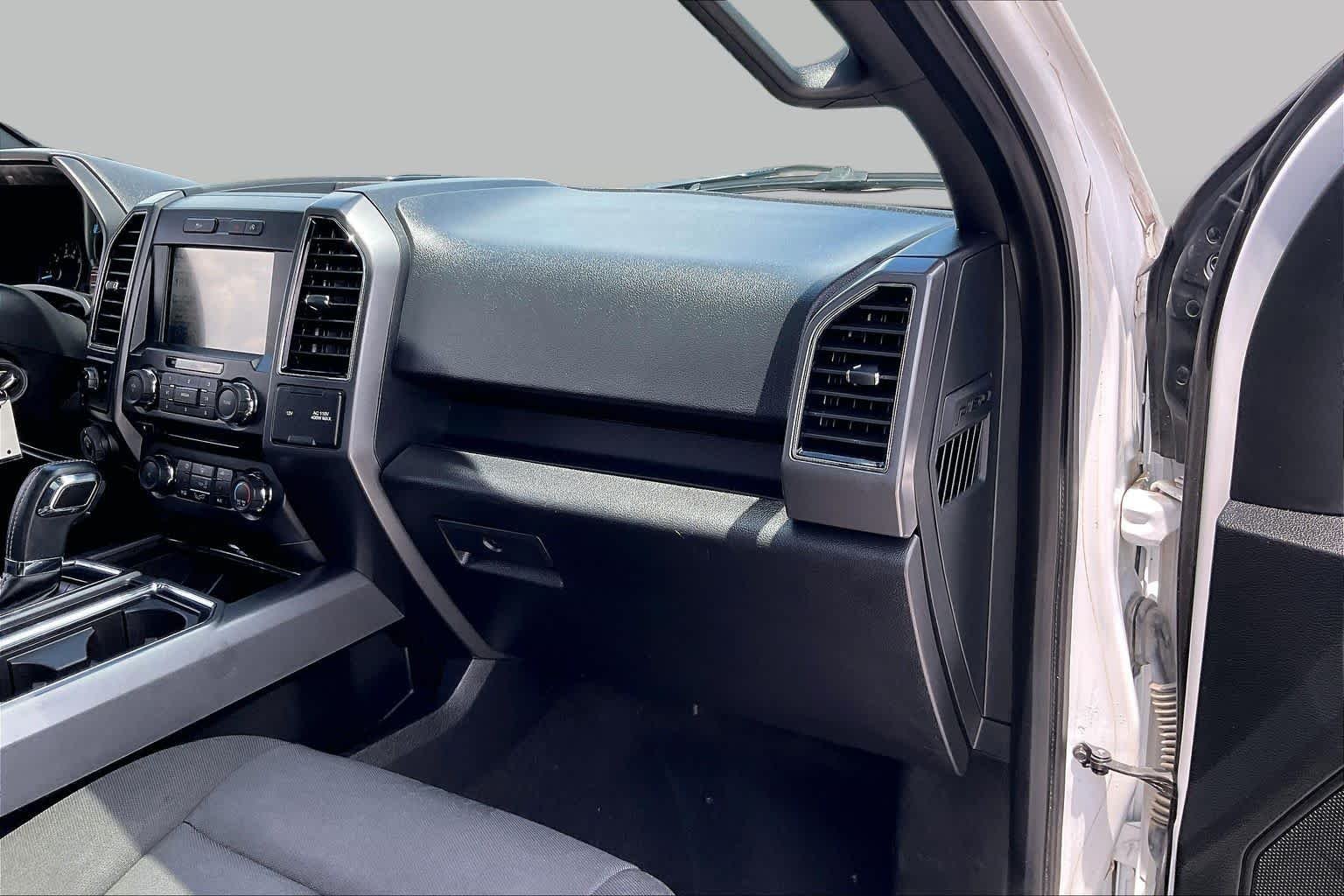 Used 2018 Oxford White Ford XLT image 19