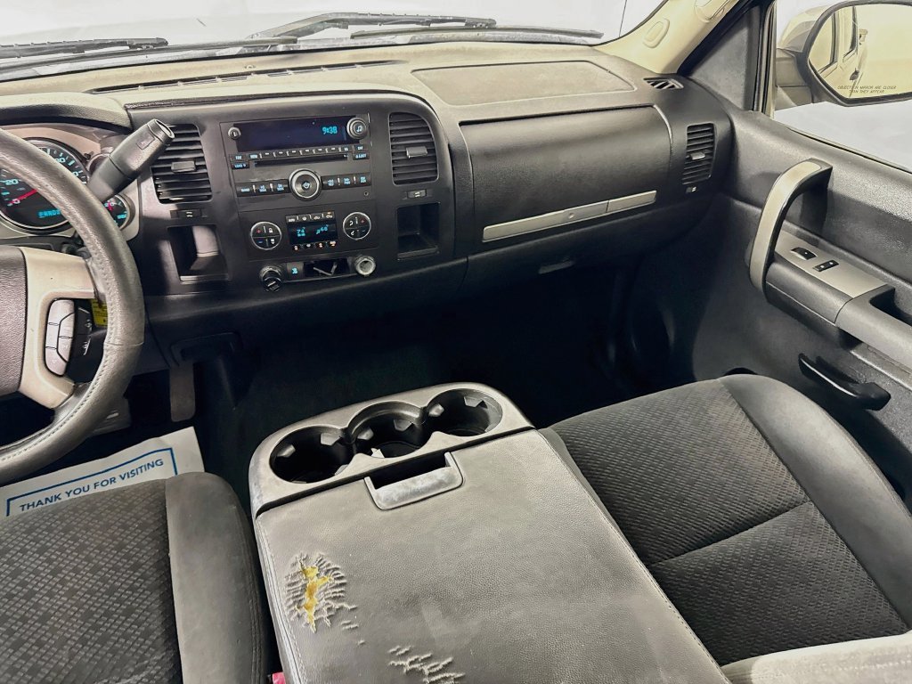 Used 2008 Graystone Metallic Chevrolet LT image 27