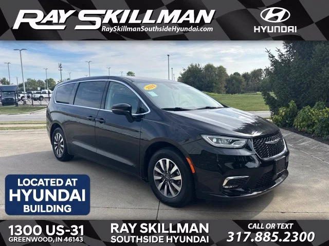 2024 Chrysler Pacifica PHEV Select