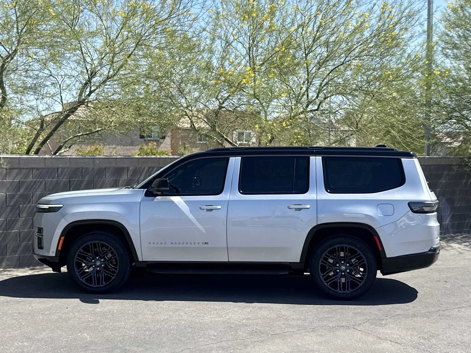 New 2026 Silver-Zynith Exterior Paint Jeep 85th Anniversary image 5