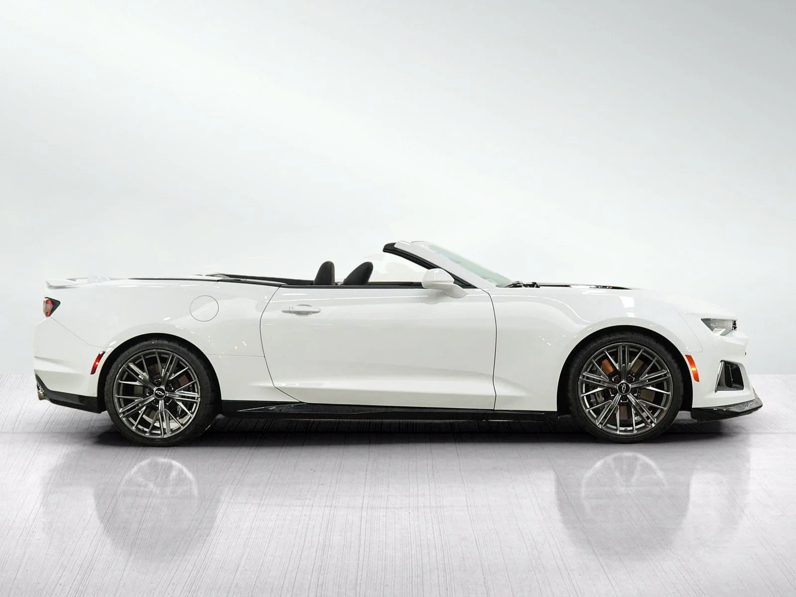 Used 2023 Summit White Chevrolet 2dr Conv ZL1 image 6