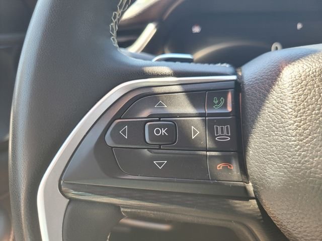 Used 2023 White Jeep Altitude image 28